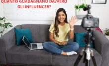 ragazza divano computer